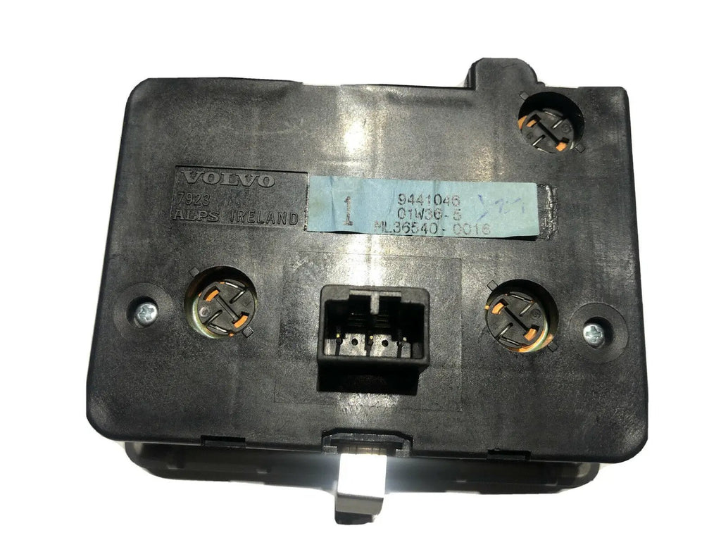 Volvo OEM Gray Headlight Switch Module 9441046 fits S60 V70 2001 by Volvo