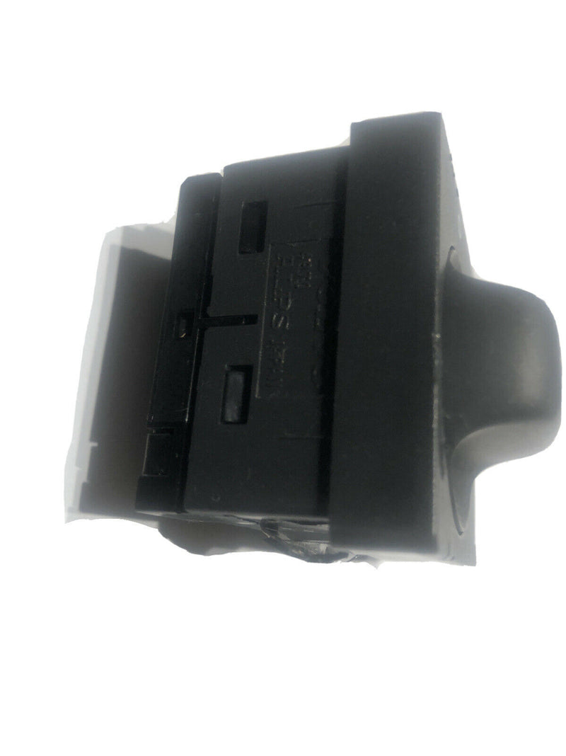 1998-2000 Volvo V70 Headlight Switch  90 Day Warranty OEM 8601773