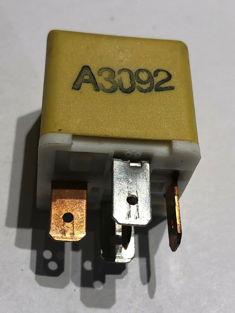 93 Volvo 940 Electric Radiator Fan Yellow - J - RELAY 1259925 Genuine OEM fuse