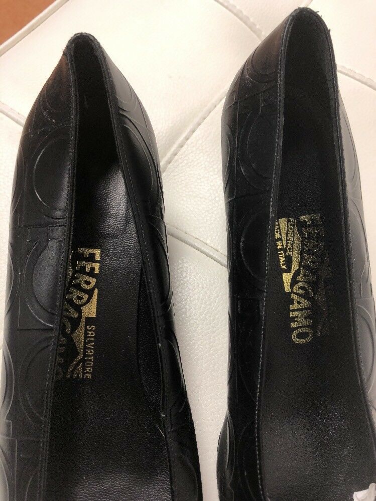 Salvatore Ferragamo   black leather pumps  Size 8.5 2A
