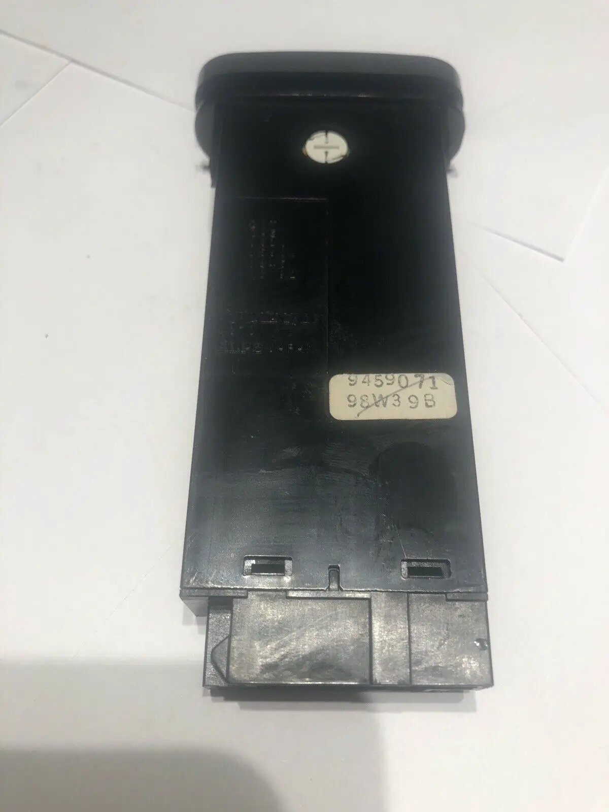 98-04 Volvo S70 C70 V70 XC Emergency Hazard Switch Flasher Button 9459071 OEM by Volvo