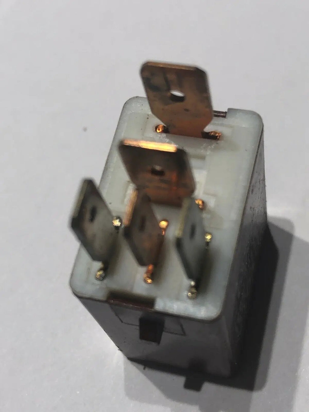 DENSO TOYOTA RELAY 90084-98032 by DENSO