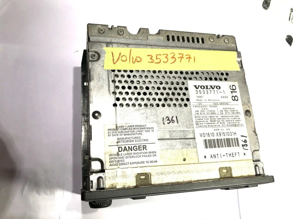 Volvo 90 70 40 Series 1997-2004 Radio AM FM CD Cassette PN 3533771-1 Face SC-816 by Volvo