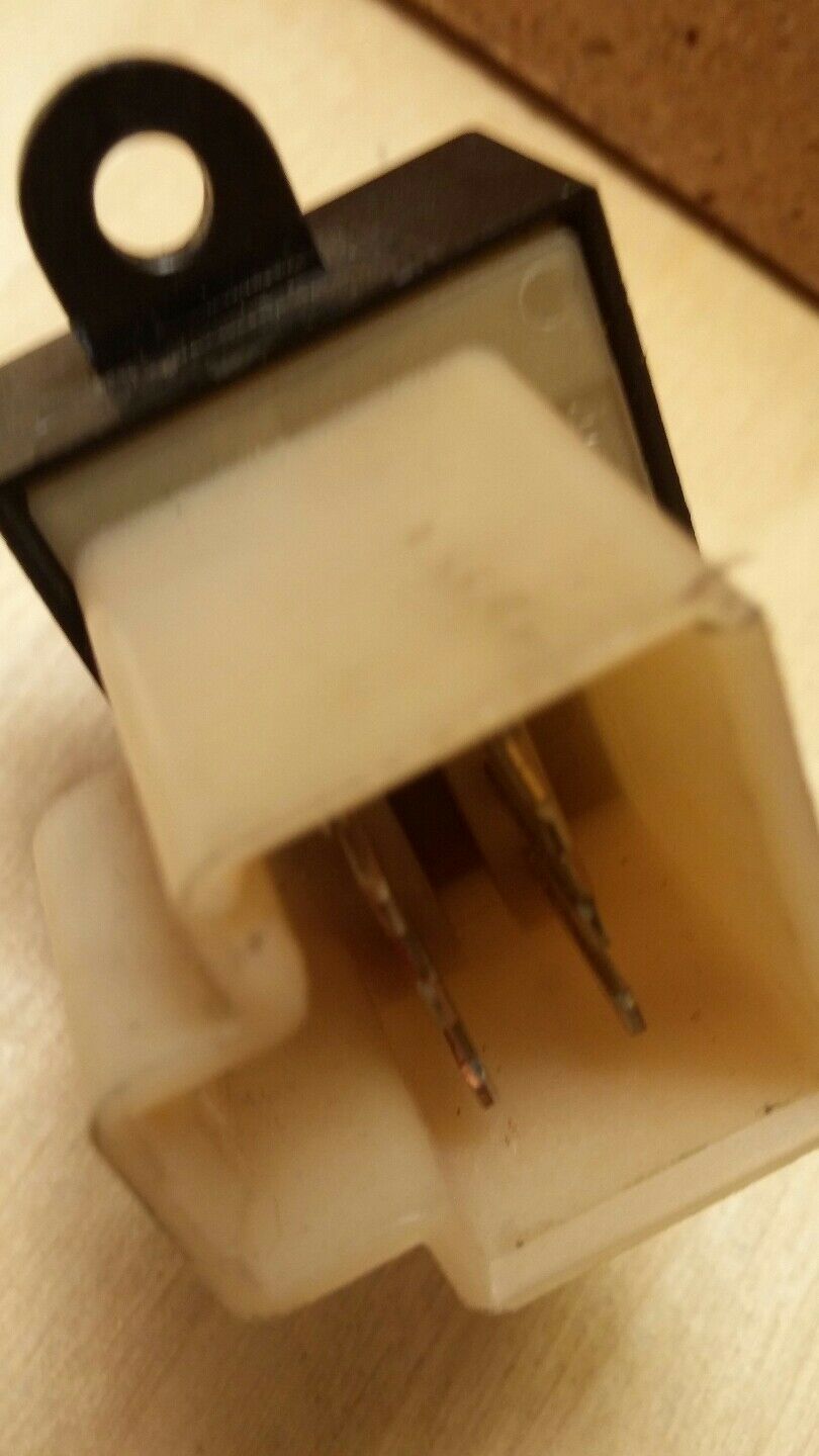 Power Window Switch Front or Rear Passenger Right Side like-new Black RH DS-1190