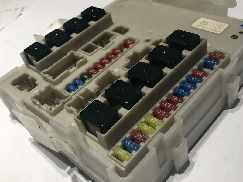 04-05 Nissan Armada Titan OEM IPDM Fuse Box