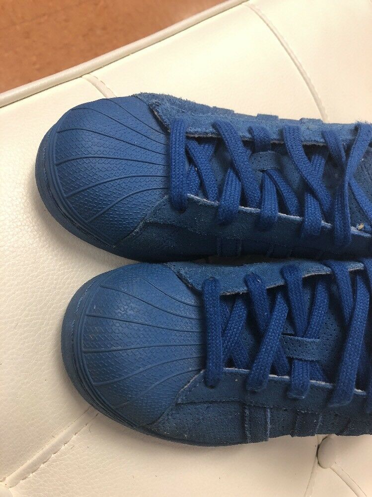 Adidas Youth shoes size 4.5 blue suede