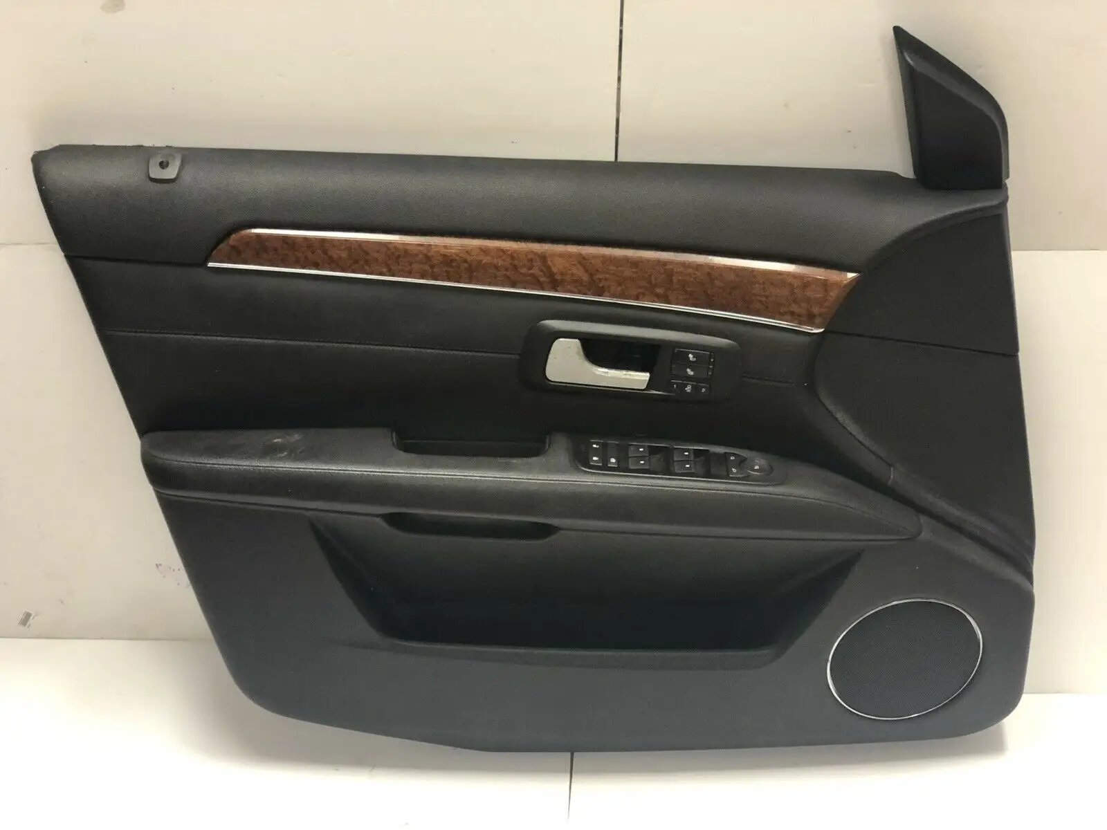 2008 CADILLAC SRX Driver LH Front Inside Interior Door Trim Panel Trim Code 19I. by CADILLAC