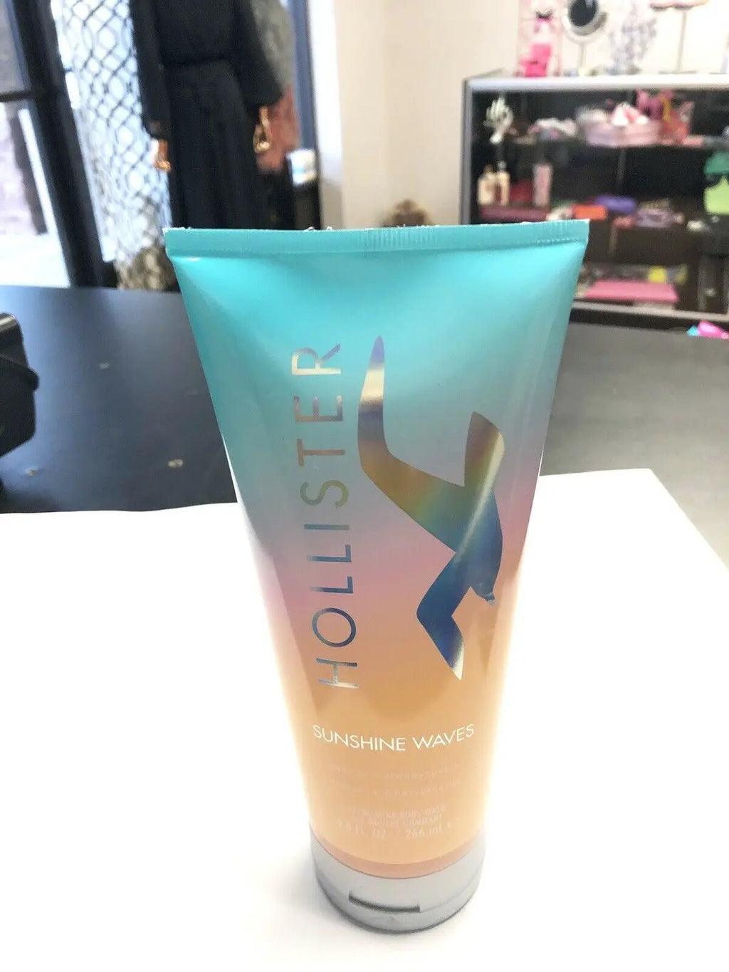 HOLLISTER SUNSHINE WAVES EXFOLIATING BODY WASH WOMEN 9.0 FL. oz. NEROLI & HONEY by Hollister