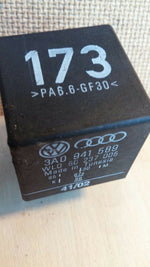 Vw Audi Passat  173 Relay 3A0 941 589