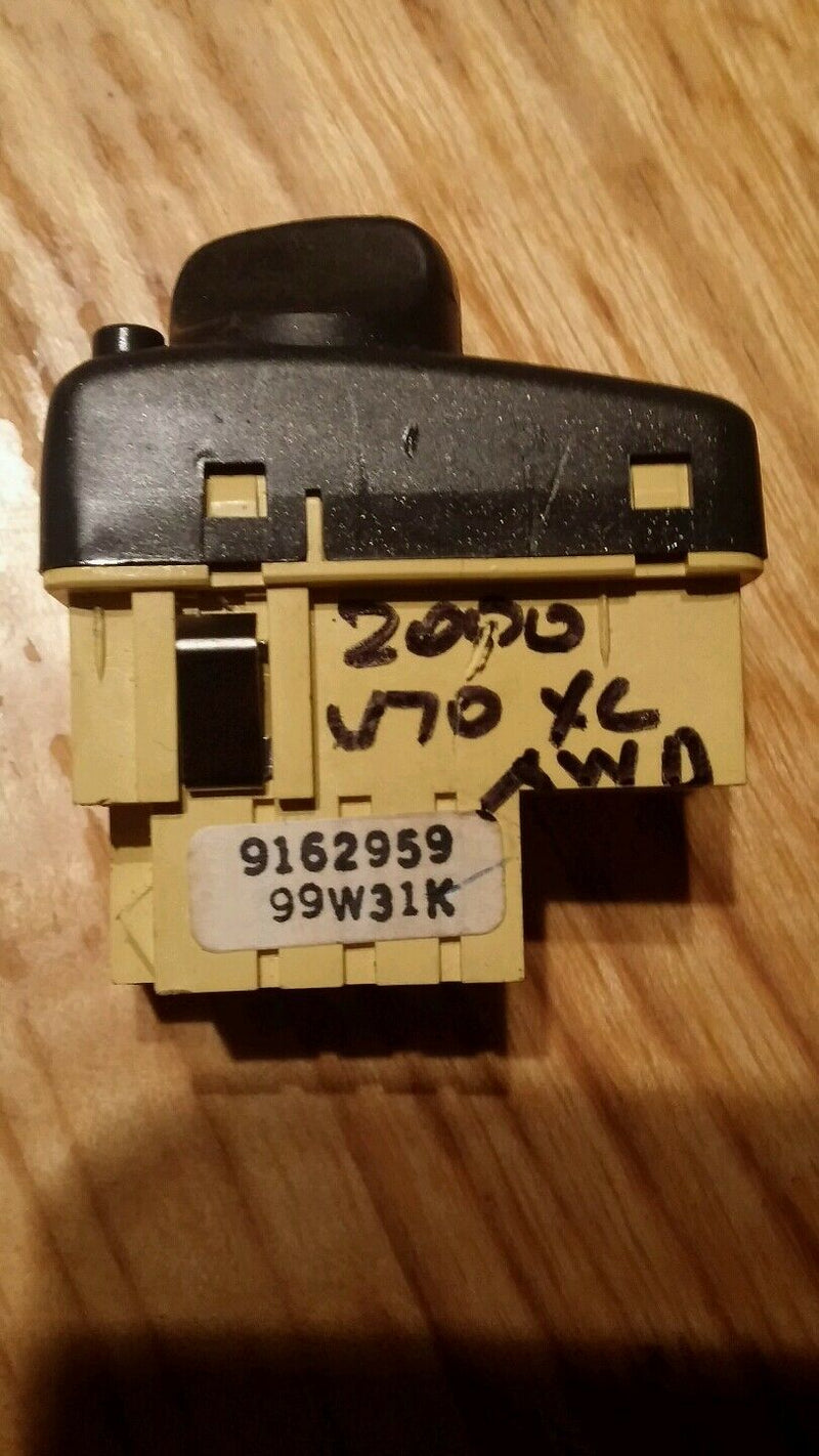 99 00 98 volvo v70 s70 c70 info reset switch 9162959 INFO COMPUTER SWITCH AWD XC