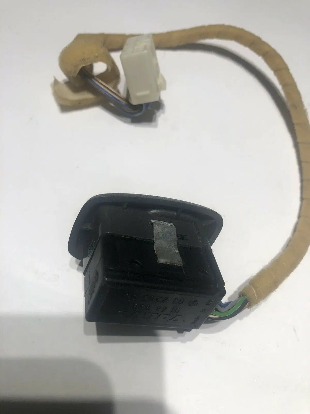 OEM Volvo V70 S70 C70 Power Side View Mirror Switch 9148959 by Volvo