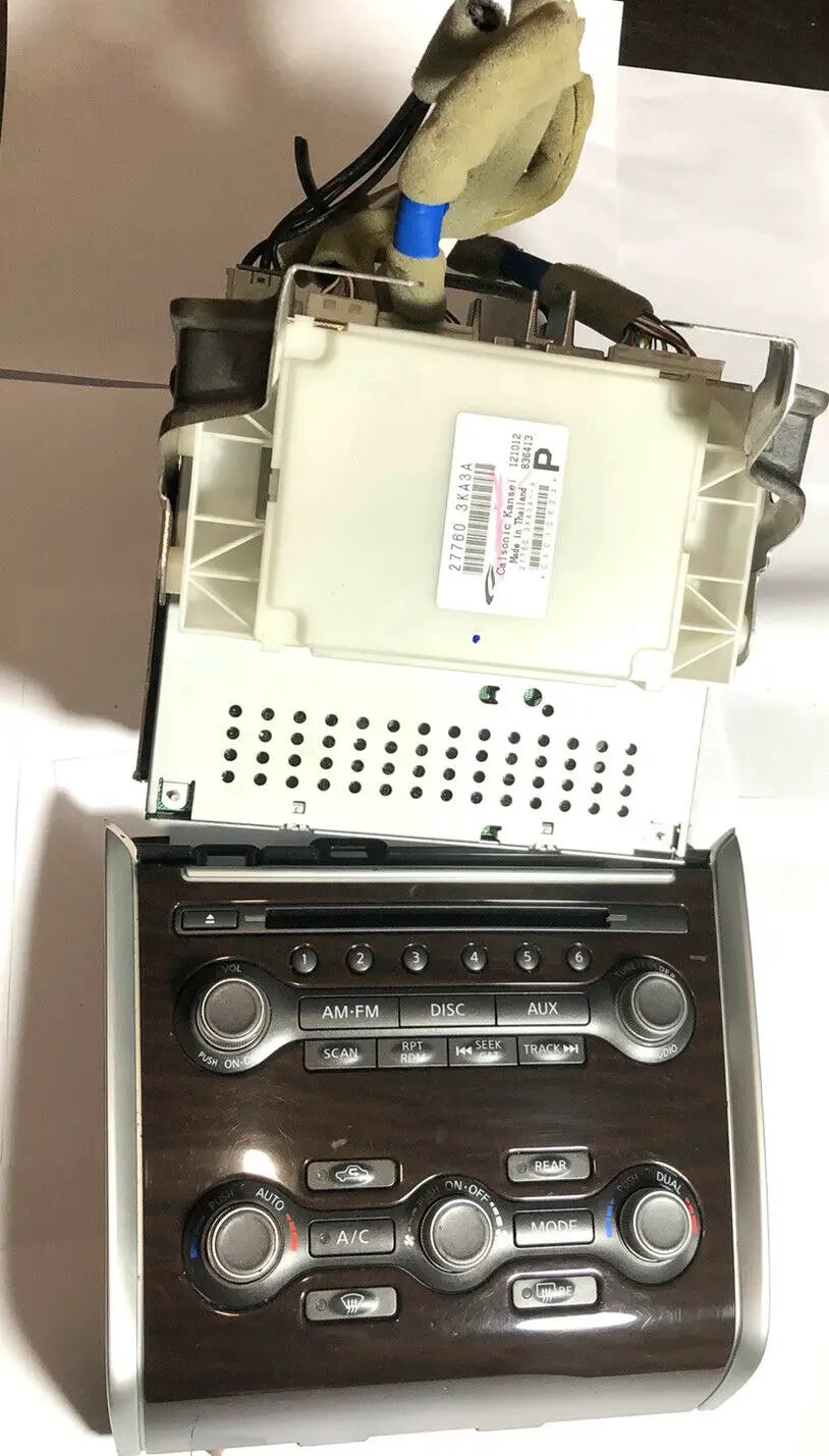 2013 - 2016 Nissan Pathfinder Radio 6 Disc Cd Player FM AM AUX 28185-3KA1A OEM by Nissan