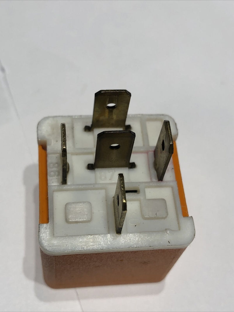 VOLVO FOG LAMP RELAY 9130171 4RD00352053