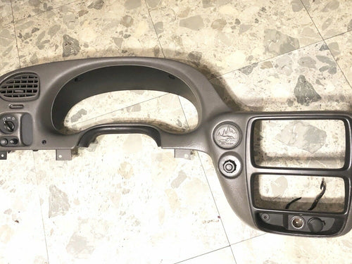 2004 chevy trailblazer dash bezel trim surround 2002-2009 ( 15124574 )