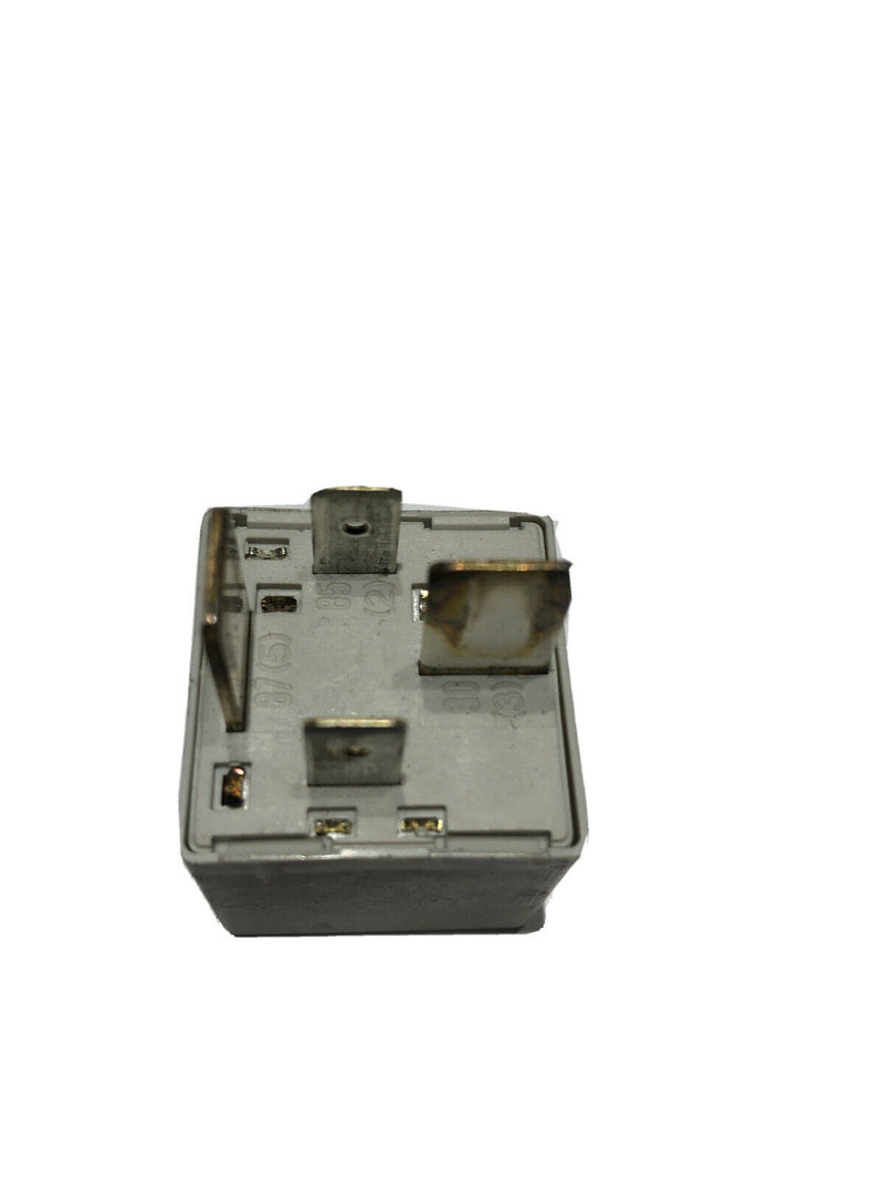 Relay # 100 for Audi VW - 7MO 951 253A,   PA66-G25