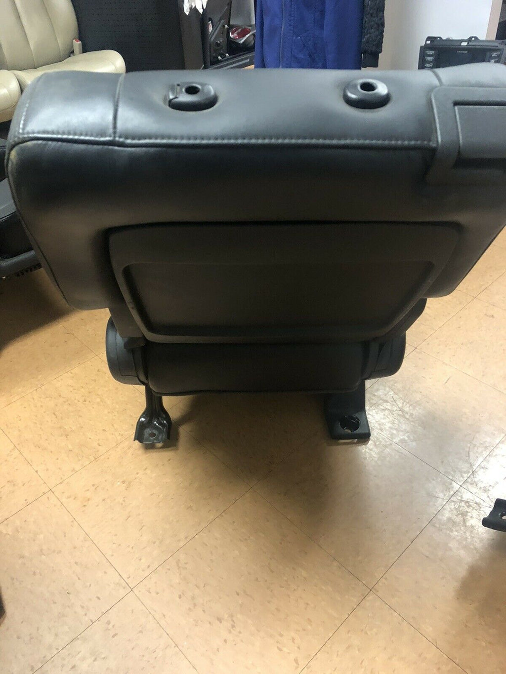 2006-2010 09 08 07 QX56 Infinity Black Leather Bucket Seats  Driver OEM 2009