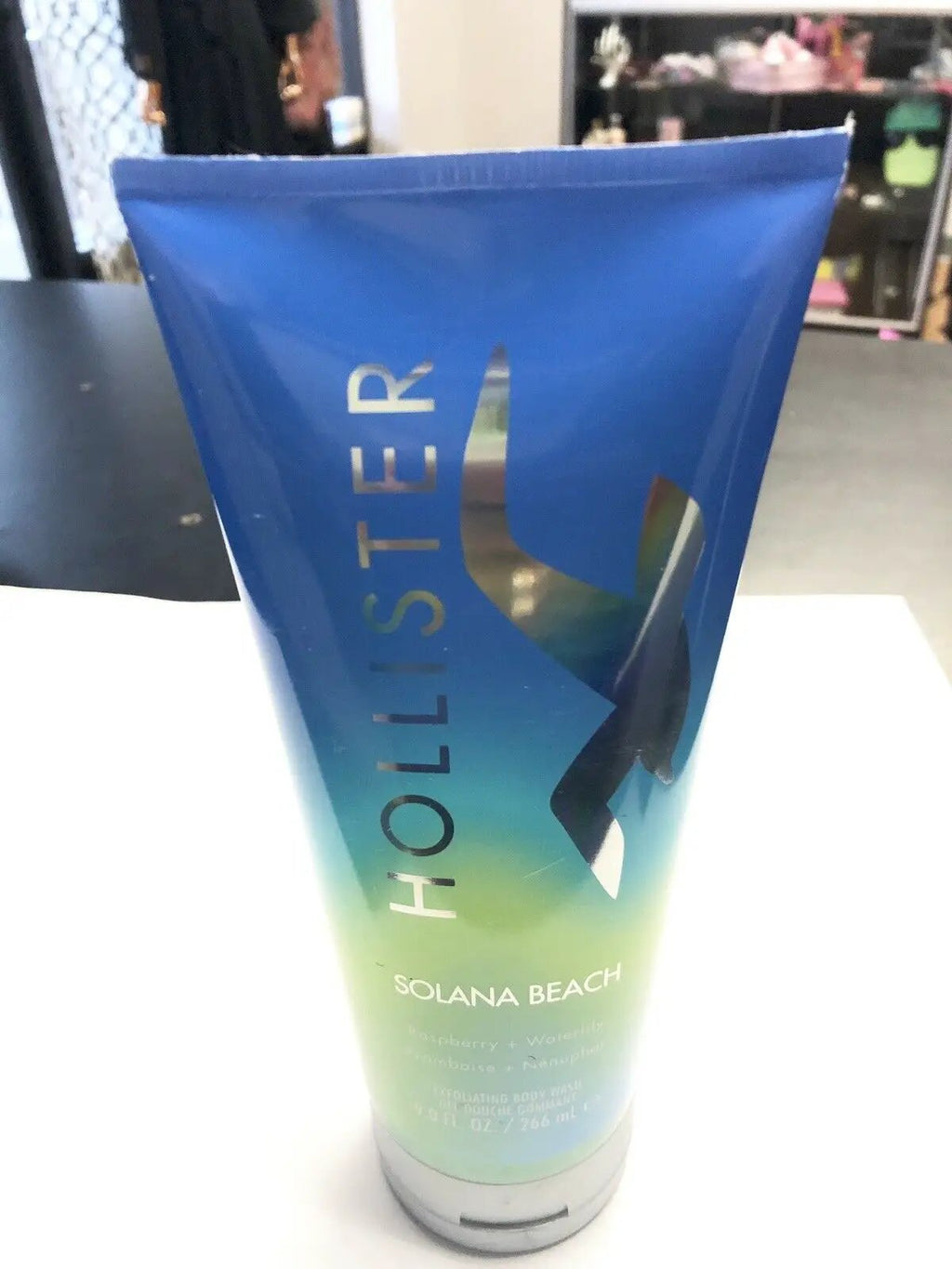 WOMENS HOLLISTER BODY WASH 9.0 FL. oz. RASPBERRY & WATERLILLY FRAGRANCE by HOLLISTER
