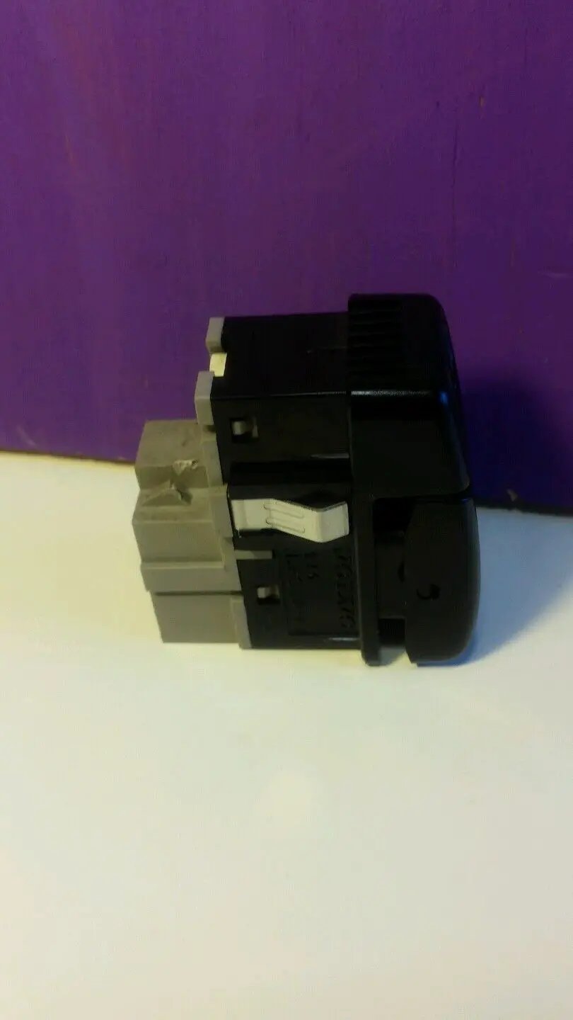 Volvo OEM TRACS Shut Off Switch 9128544 Black 850 94-97 by Volvo