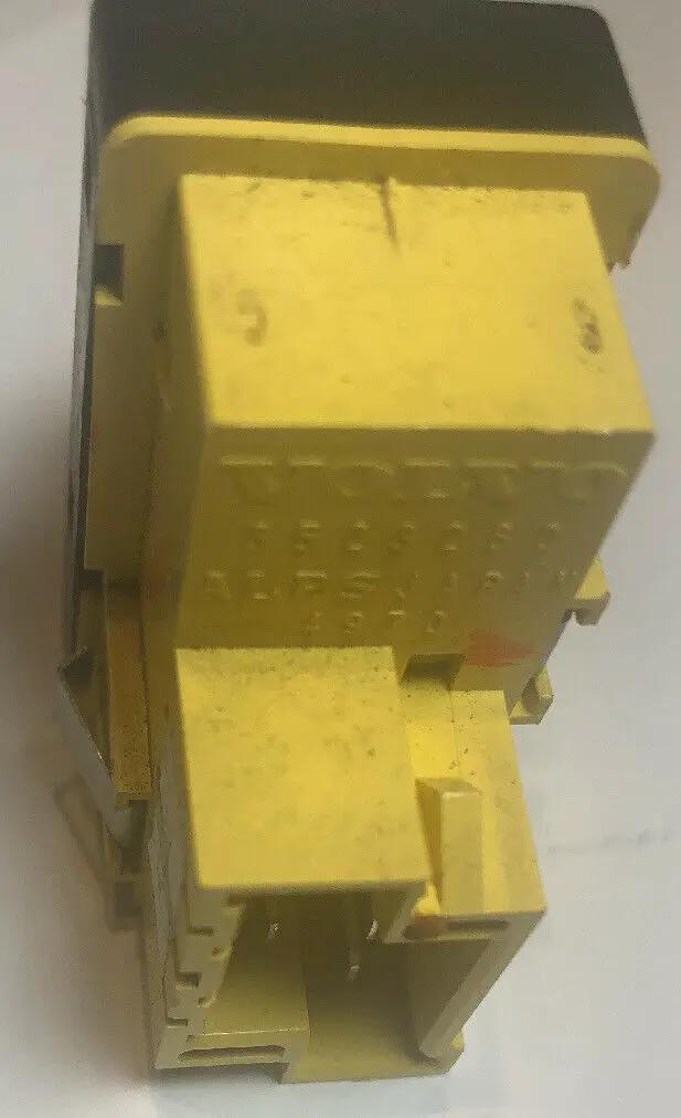 Volvo 850 trip info reset switch 3523260 oem by Volvo