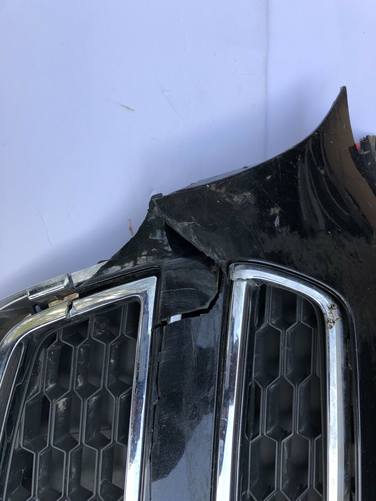 13 CHEVY MALIBU Front Bumper Support Frame Grille Grill Air Deflector 22883316