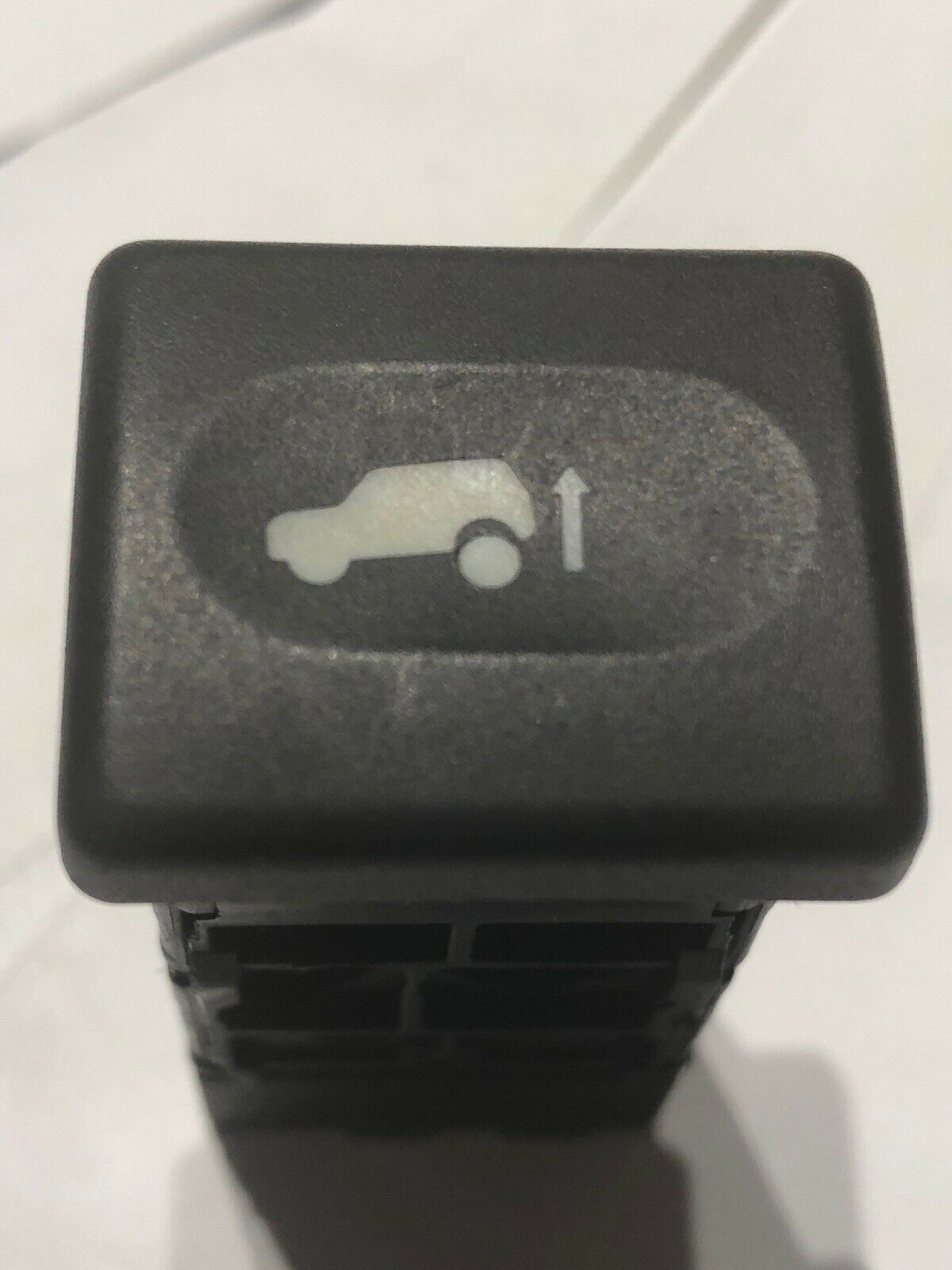 2012 - 2017 LAND RANGE ROVER EVOQUE REAR TRUNK OPEN RELEASE SWITCH BUTTON OEM