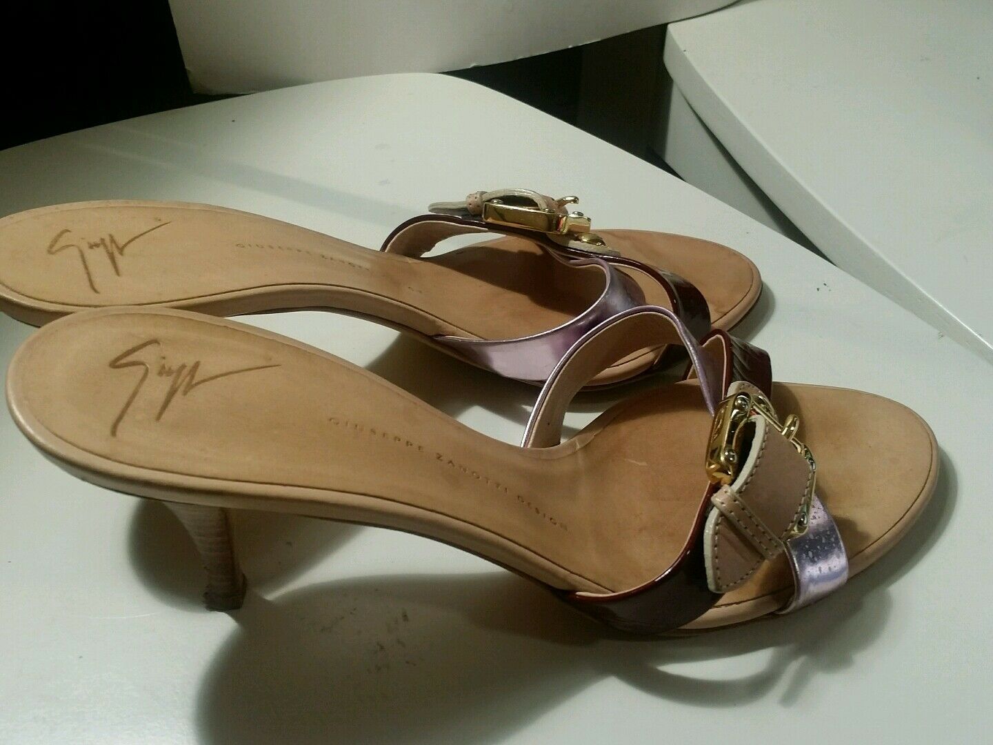 guiseppe zanotti woman's patent leather burgundy and violet slides size 39/8