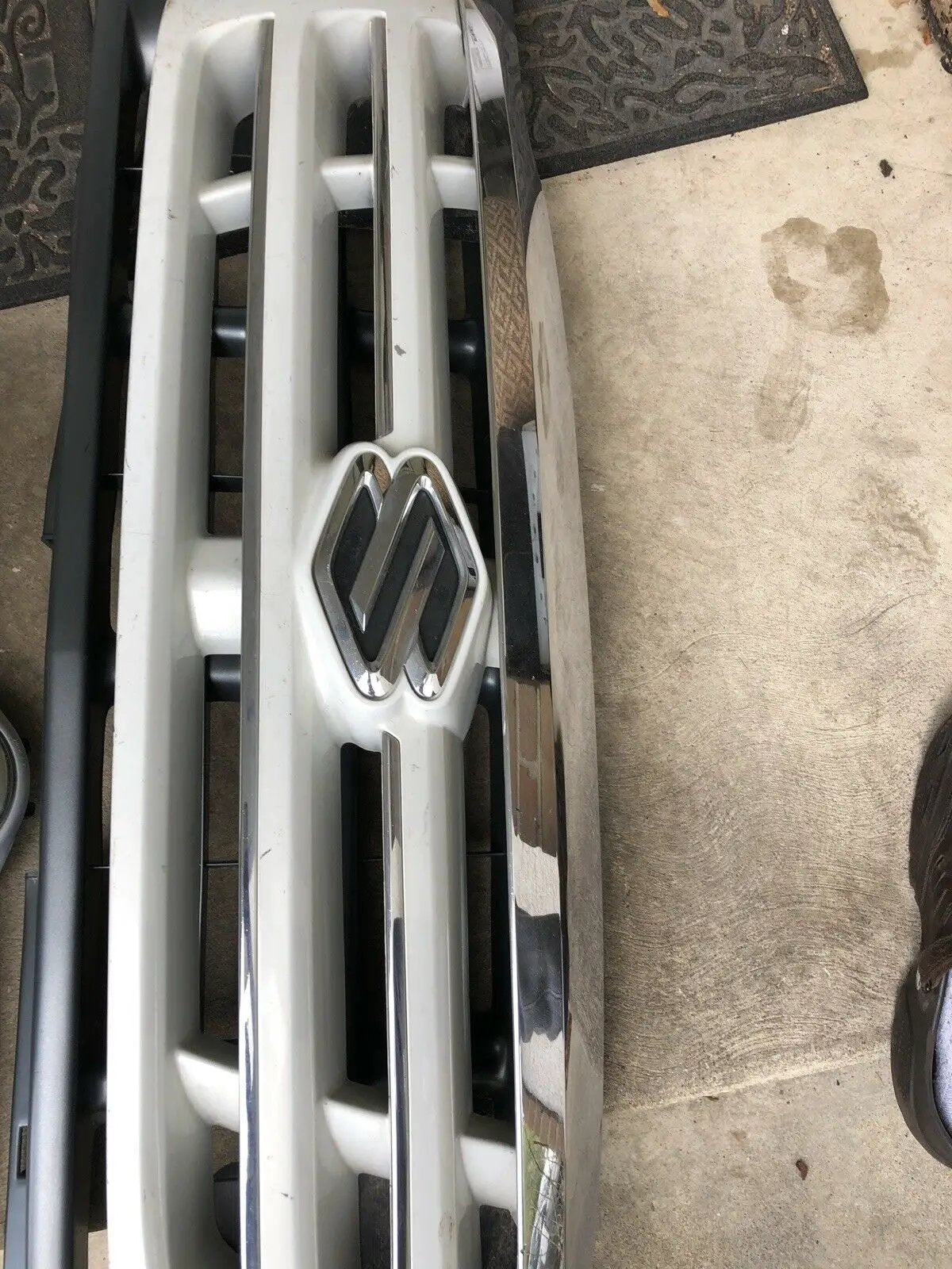 Grille Front For Suzuki XL-7 2005-2006 SZ1200120 7211152D00 4-Door by Keystone Automotive Operations