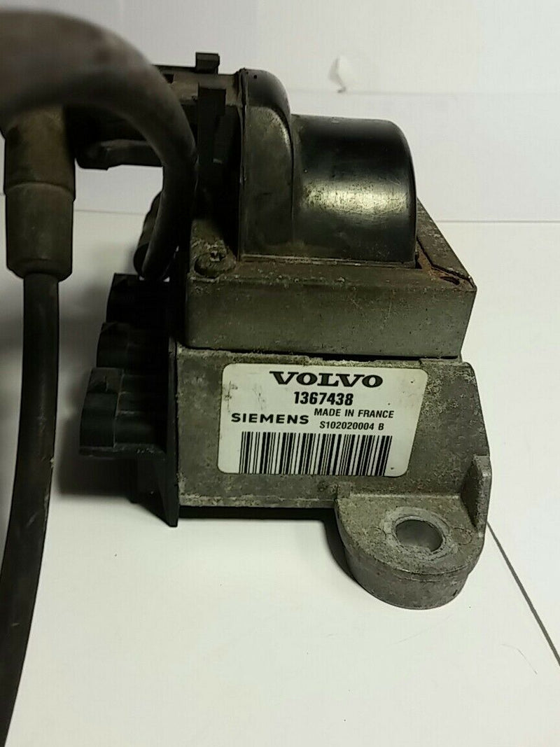 1991-1995 Volvo 940 740 745  Ignition Coil Genuine 1367438 with ignition wire