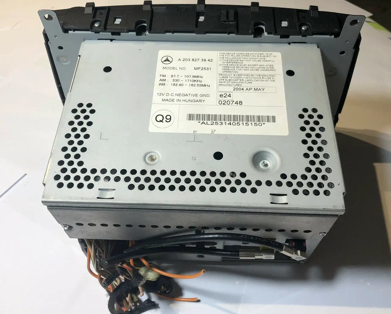 Used MERCEDES BENZ Factory OEM Radio CD Player 2001 2002 2003 2004 2005 2006 by Mercedes-Benz
