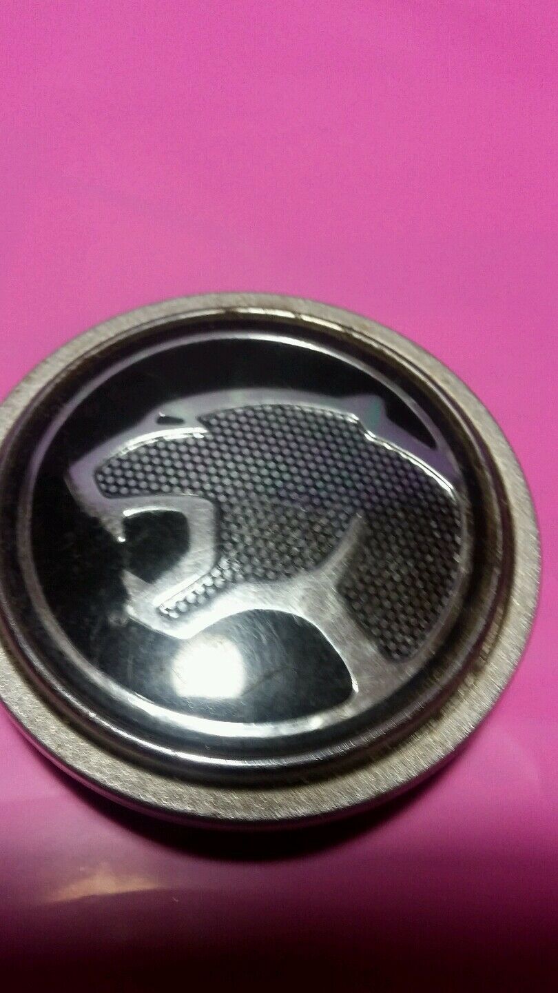 Hubcaps/center caps car variety of brands.