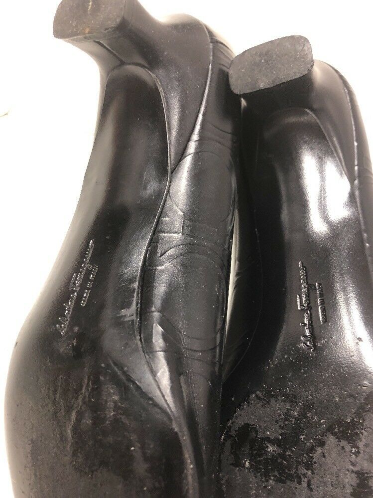 Salvatore Ferragamo   black leather pumps  Size 8.5 2A
