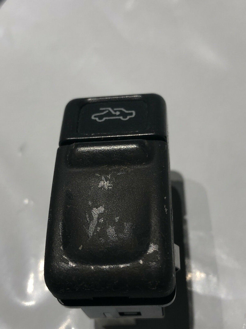 1998  Volvo  S70  Sunroof  Switch   9162950