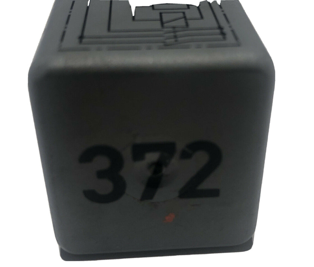 FUEL PUMP RELAY # 372 - AUDI 100 90 A4 A6 A8 VW PASSAT - 4D0951253