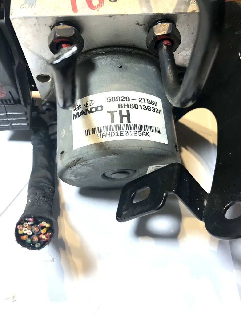 Lifhtly-USED ABS ACTUATOR PUMP ASSEMBLY KIA OPTIMA 11 12 13 58920-2T550 EX LX SX by KIA