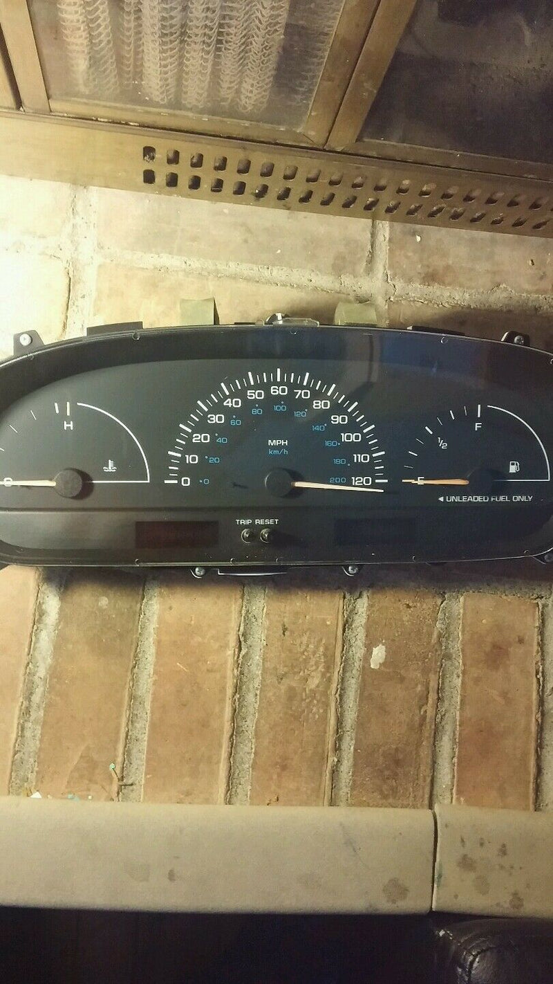 2000 DODGE CARAVAN ODOMETER/SPEEDOMETER TACHOMETER GAS GAUGE CLUSTER THERMOMETER