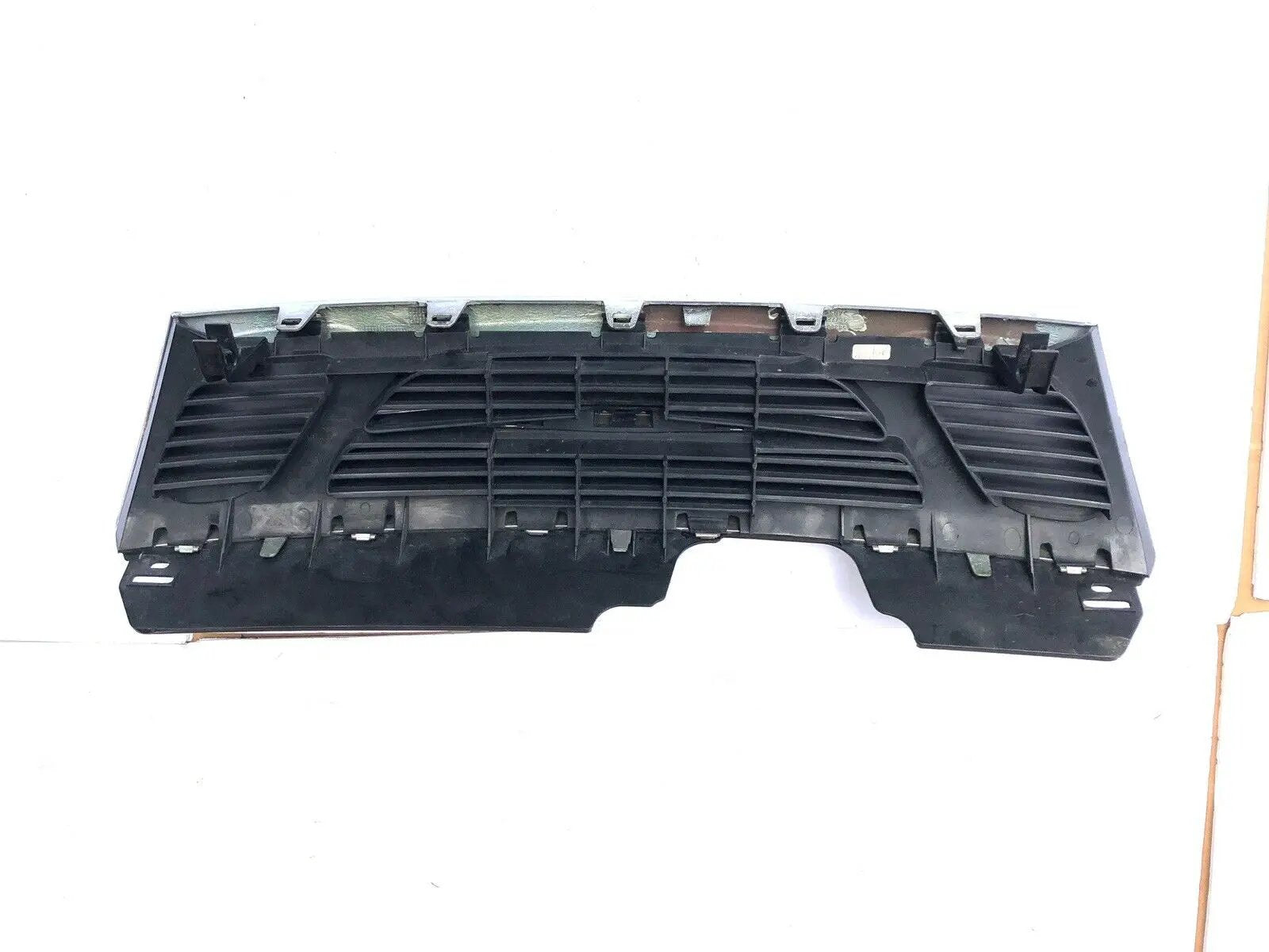 SAAB 9-5 2001 YEAR FRONT GRILLE CHROME 583000002 4677217 by Saab