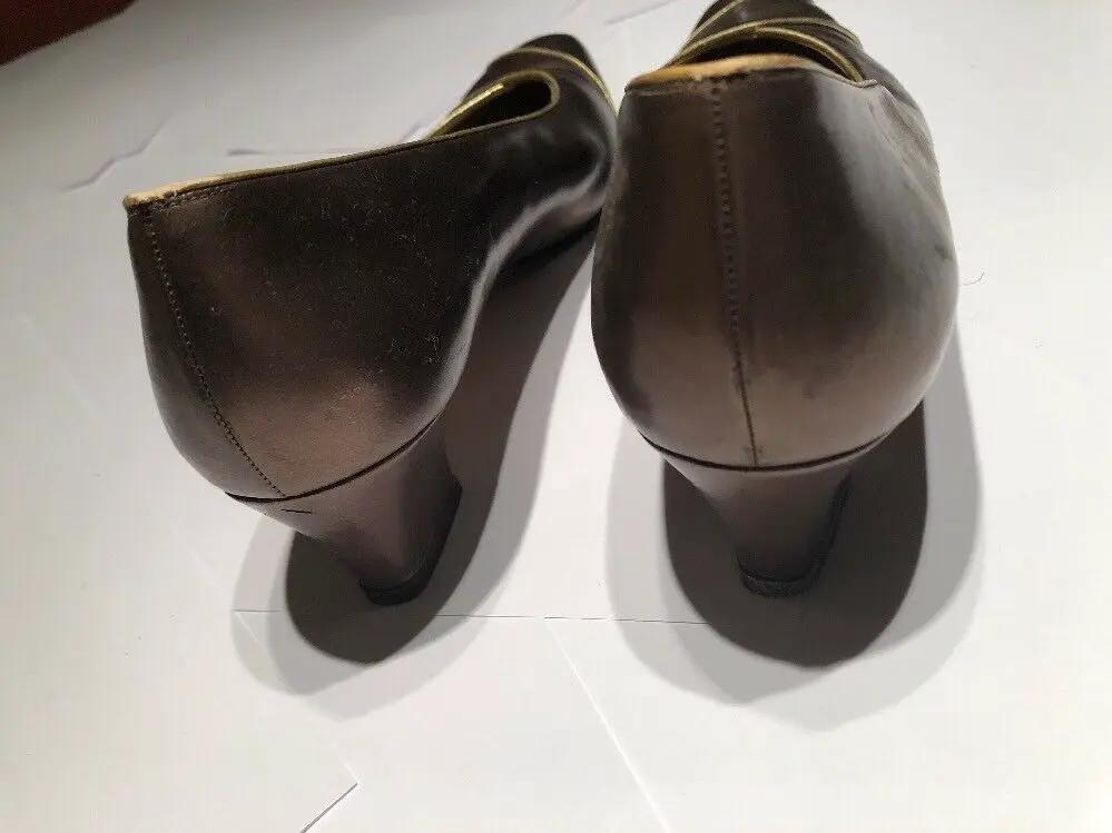 Vintage Salvatore Ferragamo 7.5 AAA Back Pumps by Salvatore Ferragamo