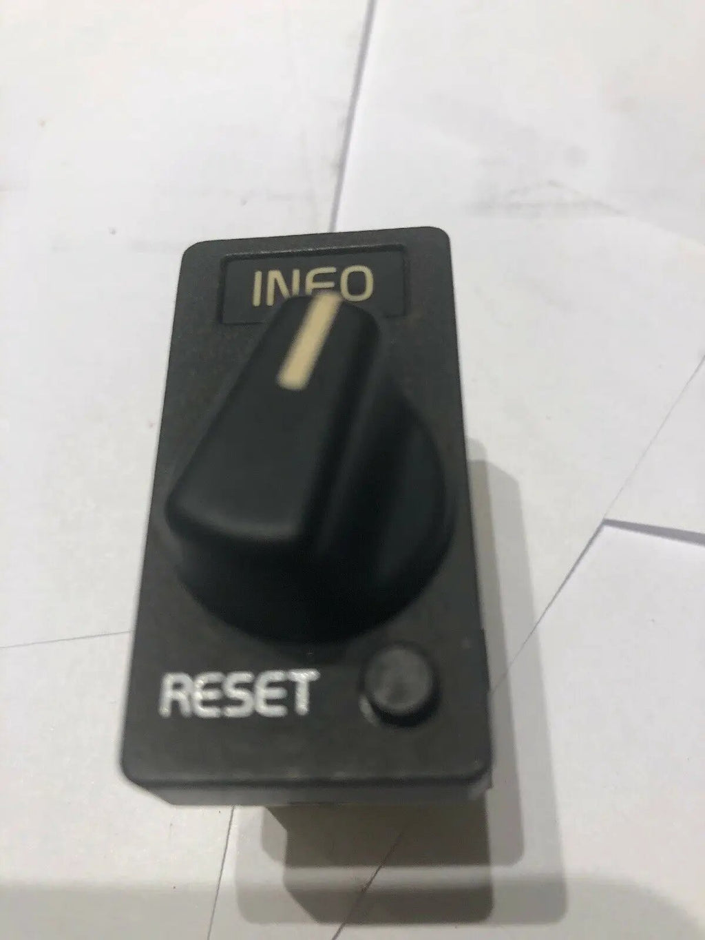 Volvo 850 VDO Computer Control Switch Info Trip Reset Button 9128543 OEM by Volvo