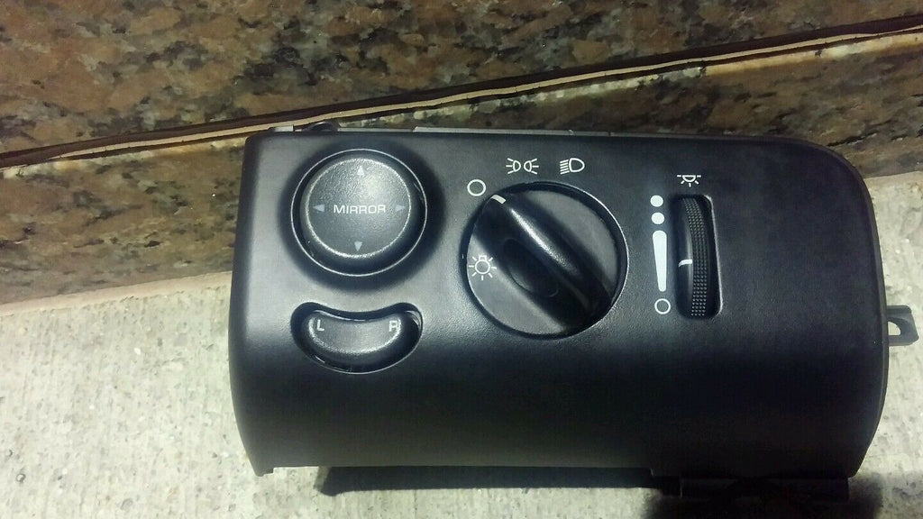 P04685630 1996 GRAND DODGE CARAVAN TOWN COUNTRY CRYSLER HEADLIGHT SWITCH