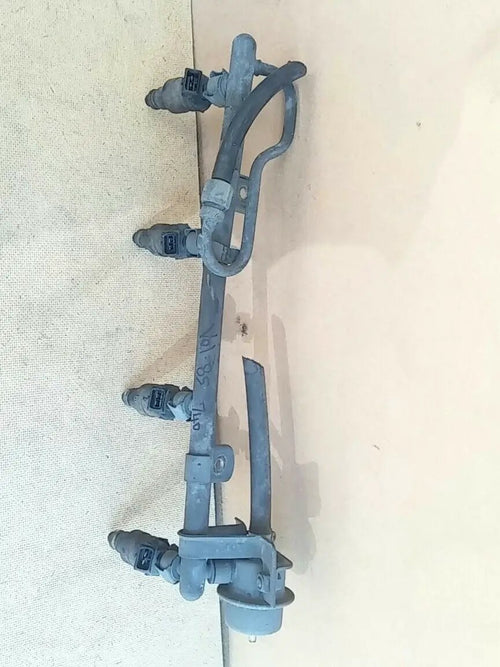 1985 OEM VOLVO 740 COMPLETE FUEL RAIL WITH 4 INJECTORS, FUEL PRESSURE REGULATOR by BOSCH