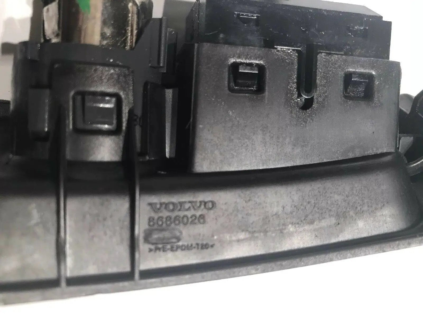 8685380 Volvo S40 V50 DSTC Traction Switch Button 12V Charging Power Socket OEM. by Volvo