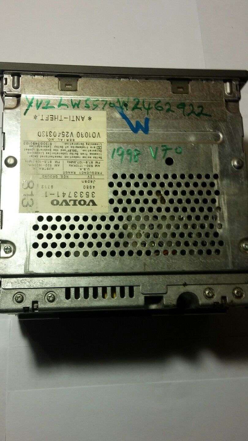 1998-04 03 02 01 00 Volvo v70 s40 v40 oem cassette player radio stereo 3533741