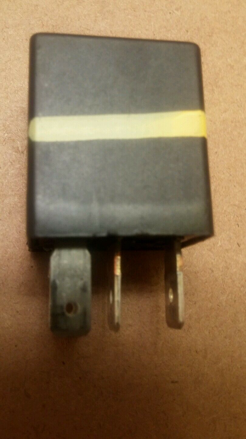 AUTO SHUTDOWN RELEY 1996-2000 Dodge Caravan *04608650 68832C*