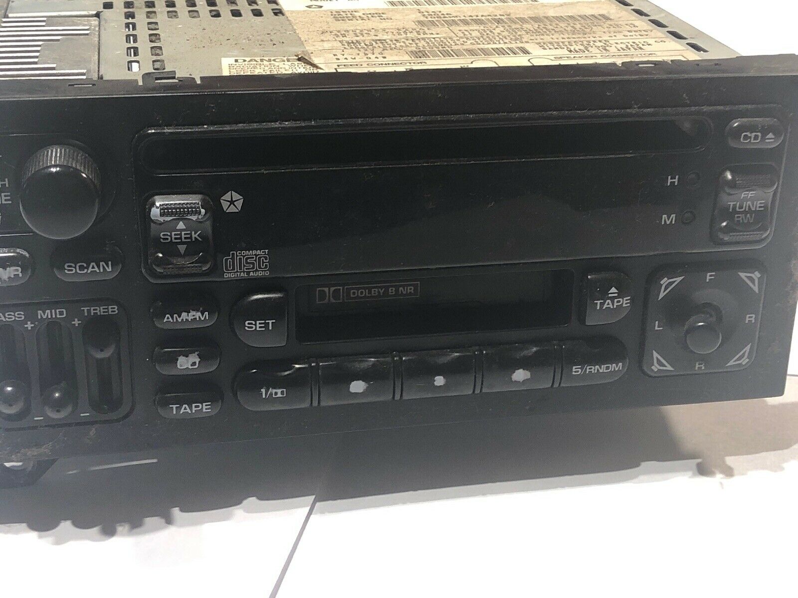 97 98 99 00 01 02 1997 DODGE CHRYSLER JEEP AM FM CD CASSETTE PLAYER P04704382AC
