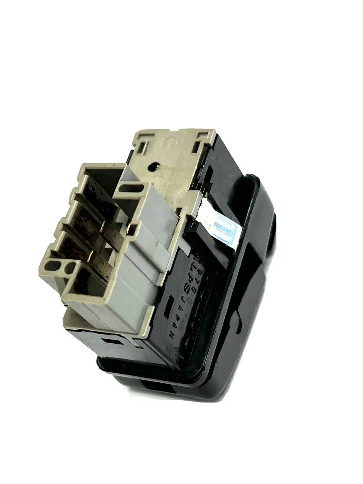 98 99 00 95 97 96 Volvo 850 v70 s70 econ winter sport switch button 9128538 by Volvo