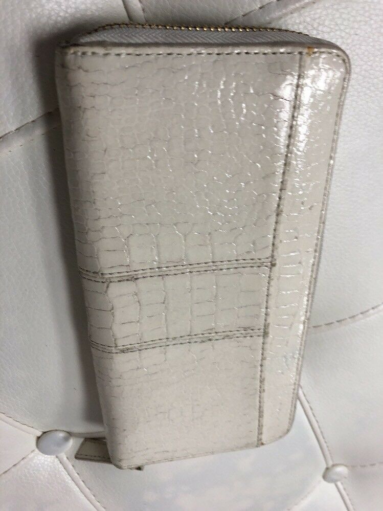 Coach Off White Leather Clutch Zip Around Wallet EUC