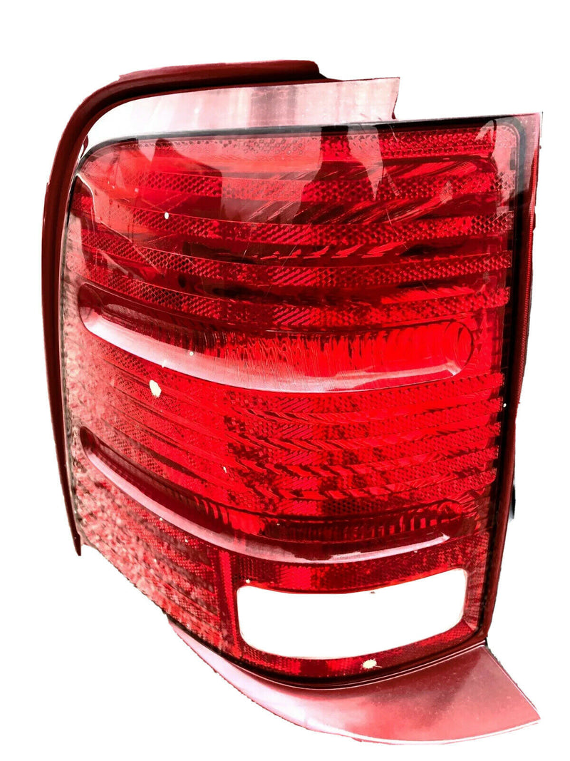 2002-2005 Ford Explorer SUV Tailight Driver Side Tail Light  03-06 IL3X-13B505-B