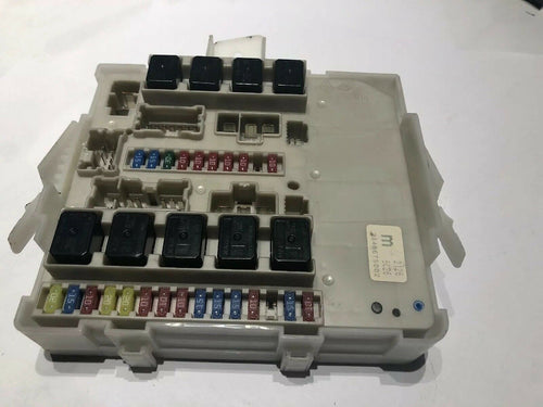 04-05 Nissan Armada Titan OEM IPDM Fuse Box