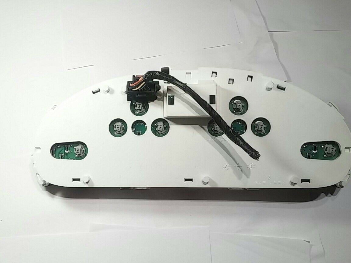 2006 Dodge R975AB TN157530-1921 Speedometer Odometer gas instrument cluster