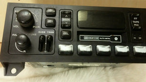 P04858556AD Radio Cassette Player For Chrysler Town And Country Dodge Caravan 97 To 99